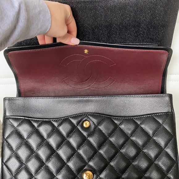 Chanel Maxi - Picture 9 of 10